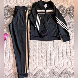 Girls Adidas Jacket/sweatpants set. Size M(10-12)